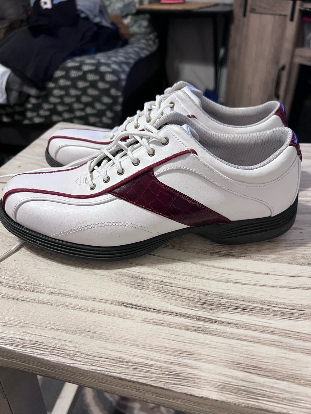 Callaway Women’s Golf Shoes White Burgundy Size 6